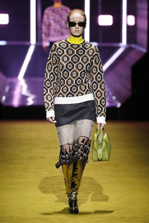 fashion week 2022 prada